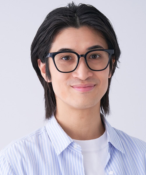 Zoff（ゾフ）の「ウェリントン型 クリアレンズサングラス｜Zoff UV (UV100%カット) ｜ 黒縁メガネ（メガネ・レディース・ブラック/ダークグレー・FREE）」の6枚目の写真