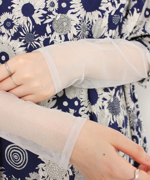 I am I in fact...(アイアムアイインファクト)の「Glitter tulle タートルインナー(Tシャツ/カットソー・レディース・ホワイト/サックスブルー/オレンジ/シルバー/ピンク・FREE)」の1枚目の写真