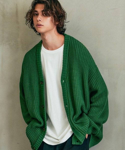 Revo.（レボ）の「Revo. 畦編み 5Gニット ボリュームスリーブ ルーズカーディガン（カーディガン/ボレロ・メンズ・ネイビー/ブラック系その他/パープル/グリーン/グリーン系その他/ベージュ系その他/ブルー/グレー/ダークオレンジ/ブラック/マスタード/ワイン・2/1）」の6枚目の写真