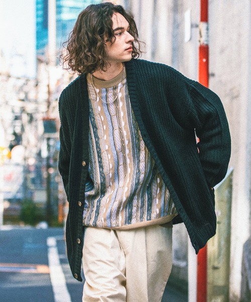 Revo.（レボ）の「Revo. 畦編み 5Gニット ボリュームスリーブ ルーズカーディガン（カーディガン/ボレロ・メンズ・ネイビー/ブラック系その他/パープル/グリーン/グリーン系その他/ベージュ系その他/ブルー/グレー/ダークオレンジ/ブラック/マスタード/ワイン・2/1）」の2枚目の写真