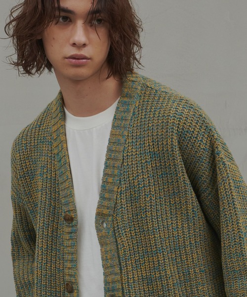 Revo.（レボ）の「Revo. 畦編み 5Gニット ボリュームスリーブ ルーズカーディガン（カーディガン/ボレロ・メンズ・ネイビー/ブラック系その他/パープル/グリーン/グリーン系その他/ベージュ系その他/ブルー/グレー/ダークオレンジ/ブラック/マスタード/ワイン・2/1）」の17枚目の写真