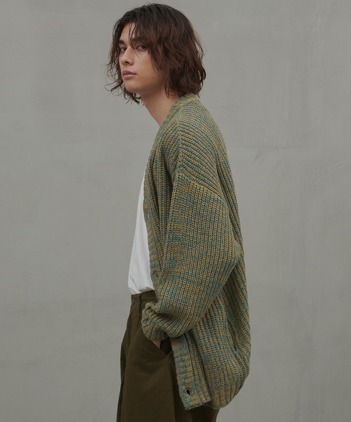 Revo.（レボ）の「Revo. 畦編み 5Gニット ボリュームスリーブ ルーズカーディガン（カーディガン/ボレロ・メンズ・ネイビー/ブラック系その他/パープル/グリーン/グリーン系その他/ベージュ系その他/ブルー/グレー/ダークオレンジ/ブラック/マスタード/ワイン・2/1）」の19枚目の写真