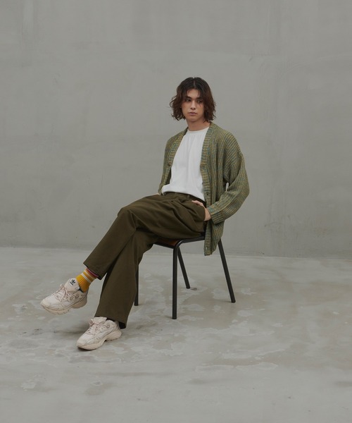 Revo.（レボ）の「Revo. 畦編み 5Gニット ボリュームスリーブ ルーズカーディガン（カーディガン/ボレロ・メンズ・ネイビー/ブラック系その他/パープル/グリーン/グリーン系その他/ベージュ系その他/ブルー/グレー/ダークオレンジ/ブラック/マスタード/ワイン・2/1）」の14枚目の写真