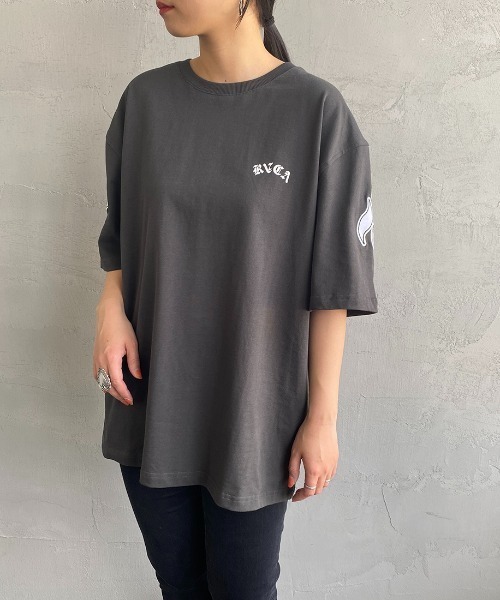 RVCA（ルーカ）の「[RVCA/ルーカ] OE FAKE RVCA バックワッペンロゴTシャツ（Tシャツ/カットソー・レディース・ホワイト/ブラック・M/L/XL）」の18枚目の写真