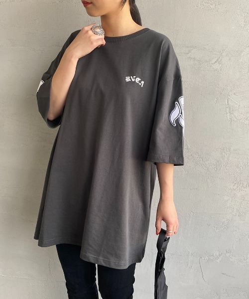 RVCA（ルーカ）の「[RVCA/ルーカ] OE FAKE RVCA バックワッペンロゴTシャツ（Tシャツ/カットソー・レディース・ホワイト/ブラック・M/L/XL）」の19枚目の写真