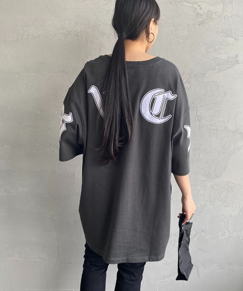 RVCA（ルーカ）の「[RVCA/ルーカ] OE FAKE RVCA バックワッペンロゴTシャツ（Tシャツ/カットソー・レディース・ホワイト/ブラック・M/L/XL）」の6枚目の写真