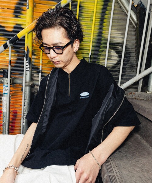 BEN DAVIS（ベンデイビス）の「【23SS】【BEN DAVIS/ベン デイヴィス】HALF ZIP POLO TEE /別注/ハーフジップポロプルオーバー/ハーフジップTシャツ/ワンポイント刺繍/ユニセックス【限定展開】（Tシャツ/カットソー・メンズ・オレンジ/ホワイト/ライトグレー/ブラック・SMALL/MEDIUM/LARGE/X-LARGE）」の5枚目の写真