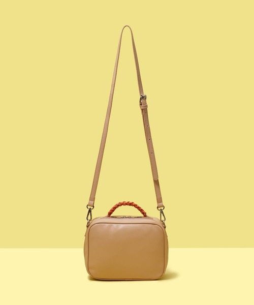 FOREVER 21(フォーエバー トゥエンティーワン)の「スクエアショルダーバッグ(ショルダーバッグ・レディース・ベージュ/レッド系その他/ブラック・FREE)」の1枚目の写真
