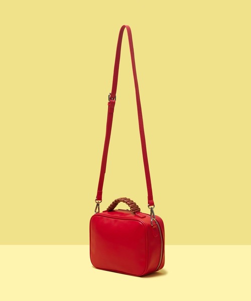 FOREVER 21(フォーエバー トゥエンティーワン)の「スクエアショルダーバッグ(ショルダーバッグ・レディース・ベージュ/レッド系その他/ブラック・FREE)」の5枚目の写真