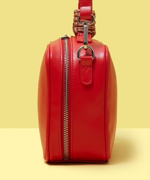 FOREVER 21(フォーエバー トゥエンティーワン)の「スクエアショルダーバッグ(ショルダーバッグ・レディース・ベージュ/レッド系その他/ブラック・FREE)」の6枚目の写真