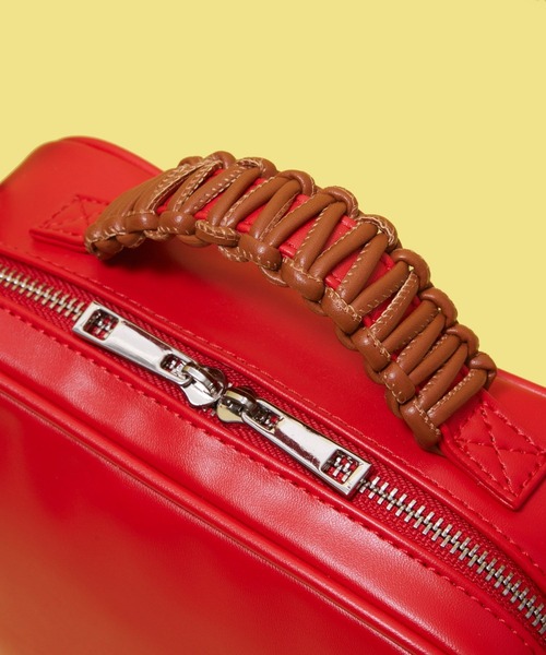 FOREVER 21(フォーエバー トゥエンティーワン)の「スクエアショルダーバッグ(ショルダーバッグ・レディース・ベージュ/レッド系その他/ブラック・FREE)」の8枚目の写真