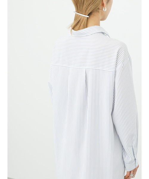 Samansa Mos2 blue（サマンサモスモスブルー）の「マルチスタイルシャツ（シャツ/ブラウス・レディース・ベージュ/ネイビー/チャコール/ブラック/サックスブルー/オフホワイト/ブルー・MEDIUM/LARGE）」の17枚目の写真