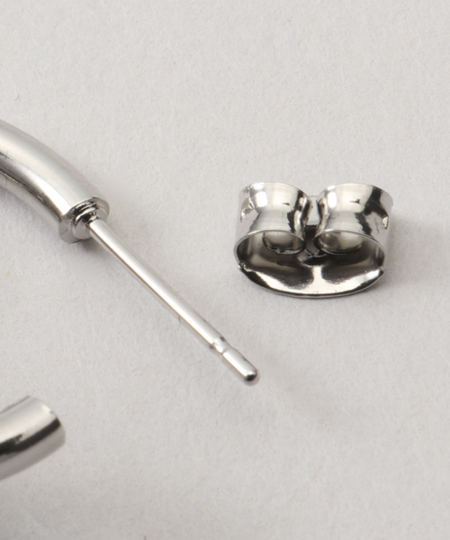 JUSTINE CLENQUET（ジュスティーヌクランケ）の「【JUSTINE CLENQUET/ジャスティーヌ クランケ】ANDREW EARRINGS：ピアス（ピアス（両耳用）・レディース・シルバー・FREE）」の3枚目の写真