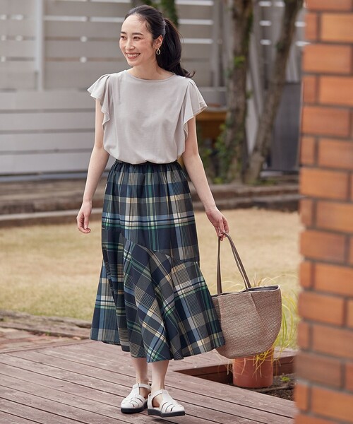 ANY（エニィ）の「【接触冷感/UVケア/シワになりにくい】フレアスリーブ Tブラウス（Tシャツ/カットソー・レディース・アイボリー系/ライトグリーン系/ブラック系/ブルー系/ライトグレー系/オールドローズ系/アイボリー系1/グリーン系・2/3）」の22枚目の写真