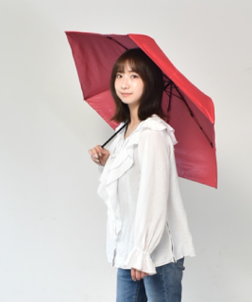 Waterfront(ウォーターフロント)の「晴雨兼用 極軽カーボン(中面コーティング)(折りたたみ傘・レディース・ブラック/ブラウン/ベージュ/グリーン/レッド/ピンク/ネイビー・FREE)」の7枚目の写真