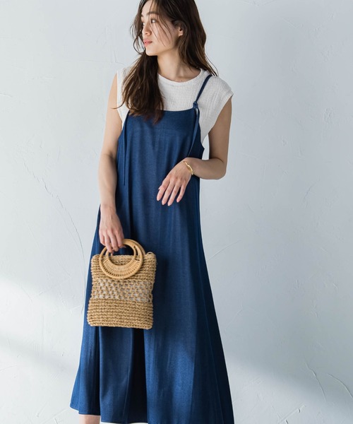 socolla（ソコラ）の「【socolla】【WEB別注】デニムキャミソールワンピース（ワンピース・レディース・ブラック/ネイビー・M）」の2枚目の写真