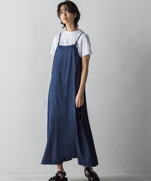 socolla（ソコラ）の「【socolla】【WEB別注】デニムキャミソールワンピース（ワンピース・レディース・ブラック/ネイビー・M）」の3枚目の写真