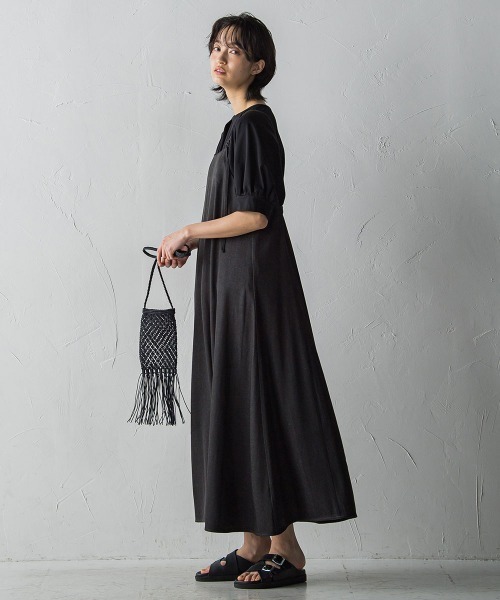 socolla（ソコラ）の「【socolla】【WEB別注】デニムキャミソールワンピース（ワンピース・レディース・ブラック/ネイビー・M）」の9枚目の写真