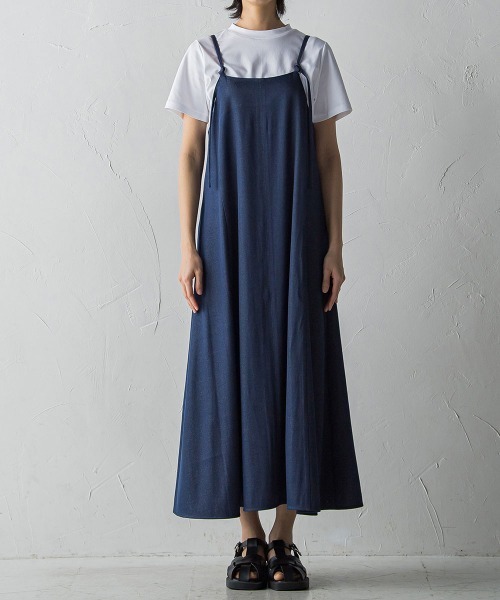 socolla（ソコラ）の「【socolla】【WEB別注】デニムキャミソールワンピース（ワンピース・レディース・ブラック/ネイビー・M）」の14枚目の写真