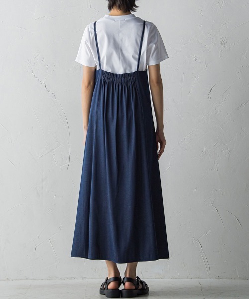 socolla（ソコラ）の「【socolla】【WEB別注】デニムキャミソールワンピース（ワンピース・レディース・ブラック/ネイビー・M）」の16枚目の写真