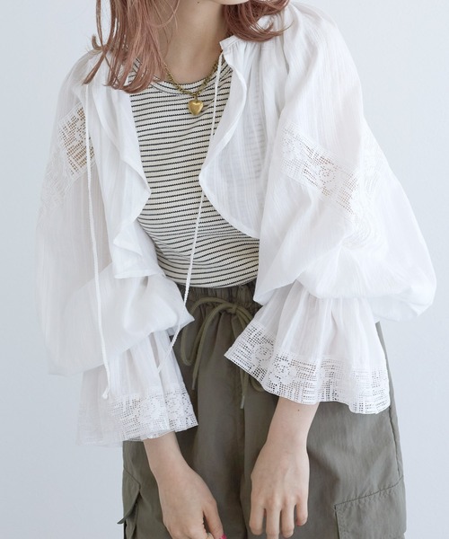 w closet（ダブルクローゼット）の「レースギャザーボレロ（カーディガン/ボレロ・レディース・ブラック/オフホワイト・FREE）」の21枚目の写真