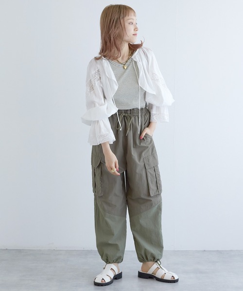 w closet（ダブルクローゼット）の「レースギャザーボレロ（カーディガン/ボレロ・レディース・ブラック/オフホワイト・FREE）」の10枚目の写真