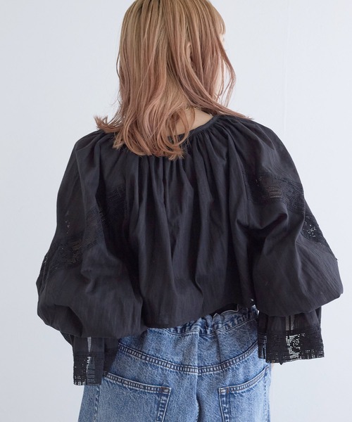 w closet（ダブルクローゼット）の「レースギャザーボレロ（カーディガン/ボレロ・レディース・ブラック/オフホワイト・FREE）」の19枚目の写真