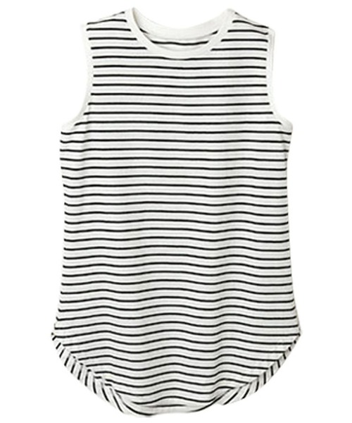 RANAN（ラナン）の「〈Beautiful Cotton　綿100％〉UVカット/接触冷感　ラウンドヘム無地タンクトップ　レギュラー丈（タンクトップ・レディース・ライトグレー/チャコール/ブラック/オフホワイト/オレンジ系その他/ダークブラウン/その他/パープル・L/LL/M）」の8枚目の写真