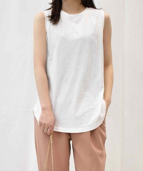 RANAN（ラナン）の「〈Beautiful Cotton　綿100％〉UVカット/接触冷感　ラウンドヘム無地タンクトップ　レギュラー丈（タンクトップ・レディース・ライトグレー/チャコール/ブラック/オフホワイト/オレンジ系その他/ダークブラウン/その他/パープル・L/LL/M）」の20枚目の写真