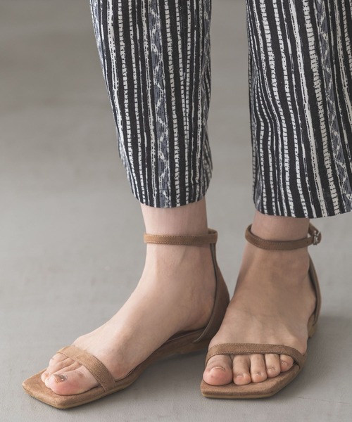LEPSIM（レプシィム）の「アンクルストラップフラットサンダル　907841（サンダル・レディース・シルバー/ブラック/ベージュ・MEDIUM/LARGE）」の20枚目の写真