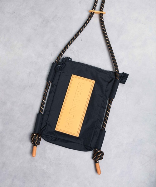 HUNTER(ハンター)の「【HUNTER】TRAVEL RIPSTOP PHONE POUCH(ショルダーバッグ・メンズ・グリーン/ホワイト系その他/ブラック/ブラウン/ベージュ/ダークパープル/ブラック系その他・FREE)」の4枚目の写真