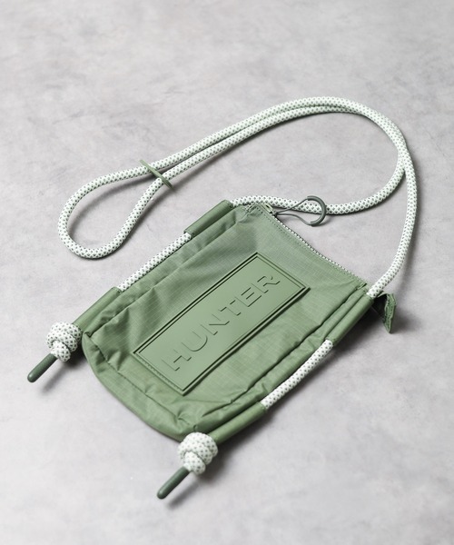 HUNTER(ハンター)の「【HUNTER】TRAVEL RIPSTOP PHONE POUCH(ショルダーバッグ・メンズ・グリーン/ホワイト系その他/ブラック/ブラウン/ベージュ/ダークパープル/ブラック系その他・FREE)」の6枚目の写真