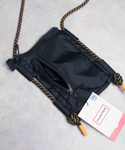 HUNTER(ハンター)の「【HUNTER】TRAVEL RIPSTOP PHONE POUCH(ショルダーバッグ・メンズ・グリーン/ホワイト系その他/ブラック/ブラウン/ベージュ/ダークパープル/ブラック系その他・FREE)」の17枚目の写真