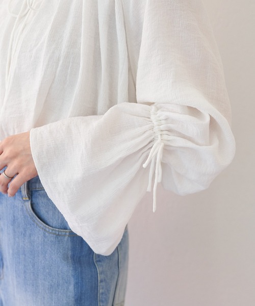 Kastane(カスタネ)の「ワッシャー楊柳ギャザーブラウス(シャツ/ブラウス・レディース・オフホワイト/サックスブルー/ブラック・FREE)」の15枚目の写真