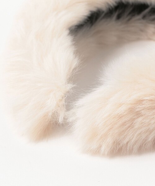 Ray BEAMS(レイビームス)の「bLicensceLL × Ray BEAMS / 別注 フェイクファー カチューシャ(カチューシャ・レディース・オフホワイト/ネイビー・ONE SIZE)」の5枚目の写真