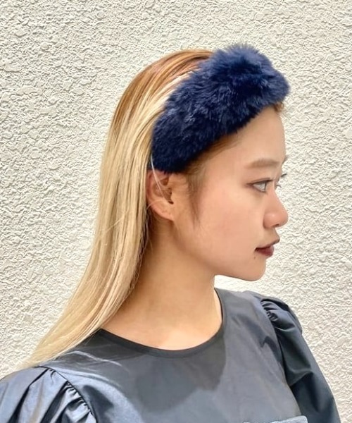 Ray BEAMS(レイビームス)の「bLicensceLL × Ray BEAMS / 別注 フェイクファー カチューシャ(カチューシャ・レディース・オフホワイト/ネイビー・ONE SIZE)」の2枚目の写真