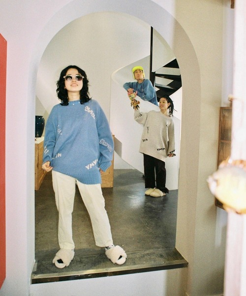 ZOZO（ゾゾ）の「GRAFFITI LOOSE KNIT（ニット/セーター・レディース・ホワイト/ブラウン/ブルー/ピンク・L/XL）」の7枚目の写真