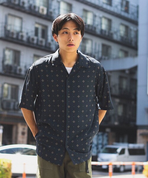 B:MING by BEAMS(ビーミングバイビームス)の「B:MING by BEAMS / 小紋 オープンカラー シャツ(シャツ/ブラウス・メンズ・ネイビー/レッド・SMALL/MEDIUM/LARGE/X-LARGE)」の2枚目の写真