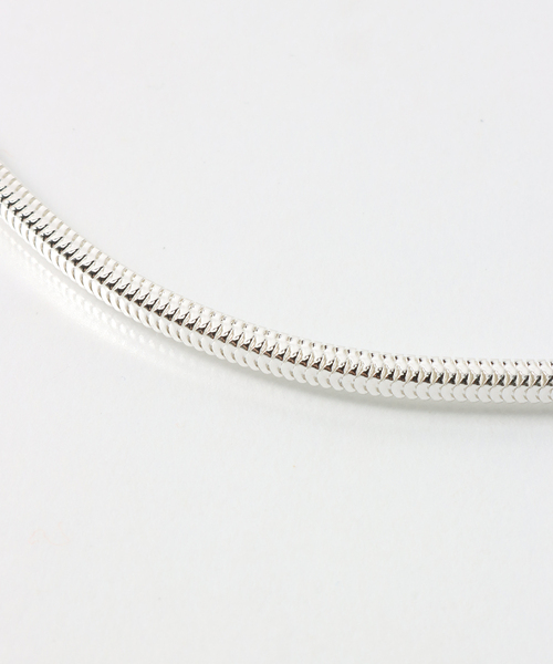 JOURNAL STANDARD（ジャーナルスタンダード）の「【On The Sunny Side Of The Street】SQUARE Snake Chain CHOCKER（ネックレス・メンズ・シルバー・FREE）」の6枚目の写真