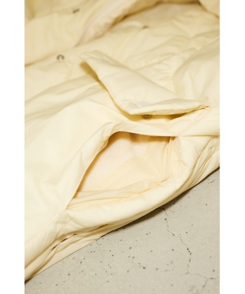 THROW by SLY（スローバイスライ）の「THROW 2WAY STAND PUFFER COAT 2ウェイ スタンド パッファー コート（ダウンジャケット/コート・レディース・アイボリー/ブラック・FREE）」の17枚目の写真