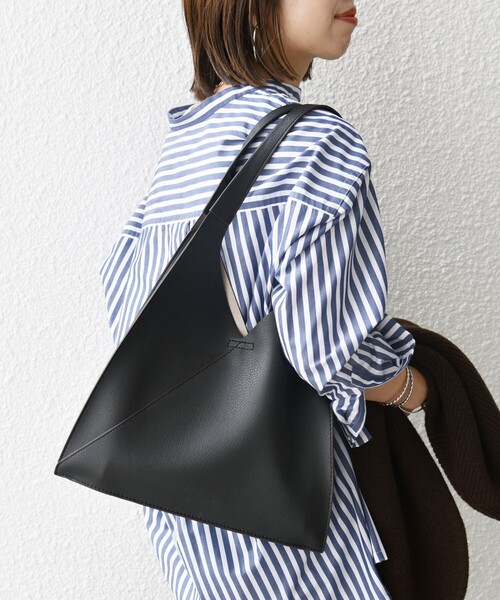 SHIPS any(シップス エニィ)の「SHIPS any: Vカット トートバッグ(トートバッグ・レディース・ベージュ/レッド/ブラック・ONE SIZE)」の2枚目の写真