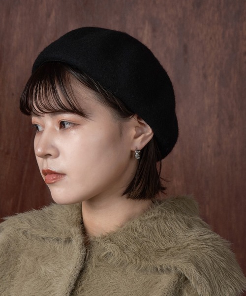 Amiur(エミレ)の「compact felt beret / コンパクトフェルトベレー(ハンチング/ベレー帽・レディース・ブラック/ベージュ・FREE)」の2枚目の写真