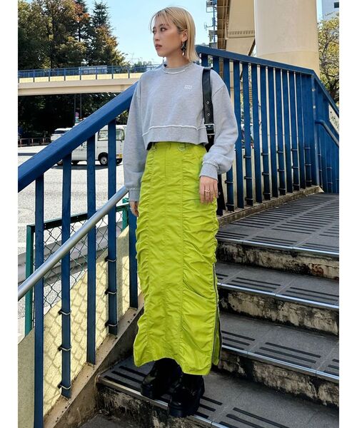 MURUA（ムルーア）の「mumuロゴクロップトスウェット（スウェット・レディース・グレー/ブルー/ホワイト・FREE）」の4枚目の写真