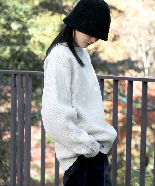 SITRY(シトリー)の「crew neck knit pull over/オーバーサイズ エコニット プルオーバー 吸水速乾 UVカット 洗濯可 帯電防止 抗ピリング(ニット/セーター・メンズ・ブラック/オフホワイト/チャコール/ブルー/グレイッシュベージュ・LL/M/L)」の9枚目の写真