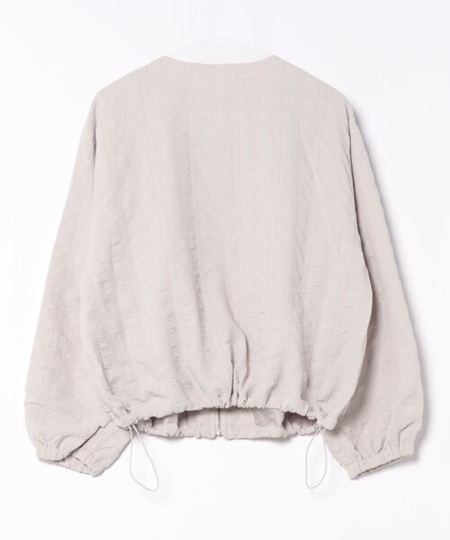 Honeys（ハニーズ）の「ノーカラーブルゾン（ブルゾン・レディース・グレイッシュベージュ/イエロー系その他/ブラック/アイボリー・LL/S/L/M）」の13枚目の写真