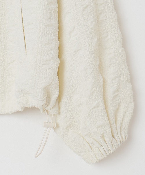 Honeys（ハニーズ）の「ノーカラーブルゾン（ブルゾン・レディース・グレイッシュベージュ/イエロー系その他/ブラック/アイボリー・LL/S/L/M）」の12枚目の写真