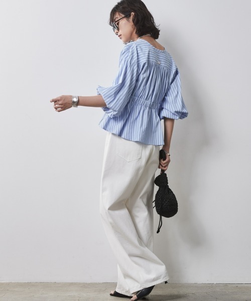 CHIC STYLE(シックスタイル)の「<大きいサイズ>パフスリーブギャザーブラウス シックスタイル (シャツ/ブラウス・レディース・ブルー系/ホワイト系・LL/3L/4L/5L/L)」の5枚目の写真