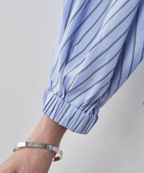 CHIC STYLE(シックスタイル)の「<大きいサイズ>パフスリーブギャザーブラウス シックスタイル (シャツ/ブラウス・レディース・ブルー系/ホワイト系・LL/3L/4L/5L/L)」の21枚目の写真