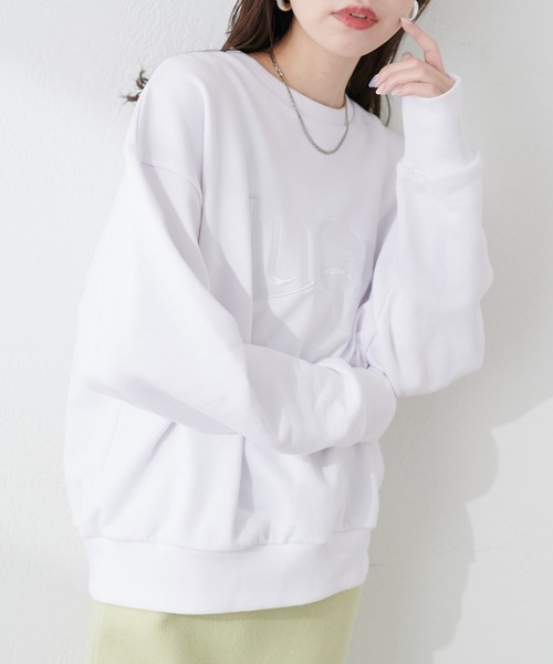 natural couture(ナチュラルクチュール)の「刺繍ロゴ裏毛プルオーバー(スウェット・レディース・オフホワイト/グレー/ミント/ネイビー・FREE)」の1枚目の写真