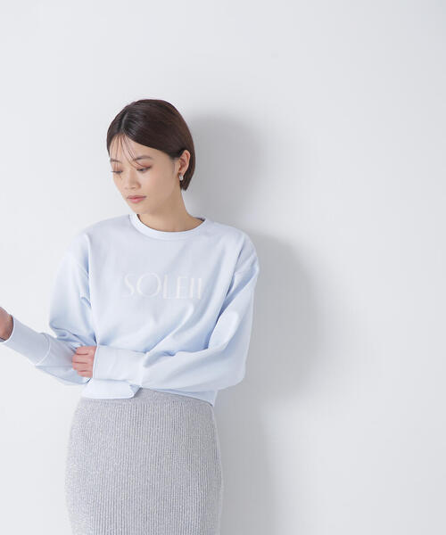 NATURAL BEAUTY BASIC(ナチュラルビューティーベーシック)の「◇ダンボールロゴカットソー(Tシャツ/カットソー・レディース・ブルー/オフホワイト/チャコールグレー・FREE)」の6枚目の写真